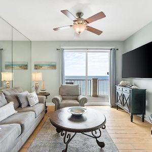 Two-Bedroom Apartment Sea View
